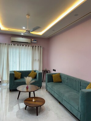 House, 3 Bedrooms, Smoking | Living room - Charming B&B Retreat in the Heart of Cha (Chandigarh)