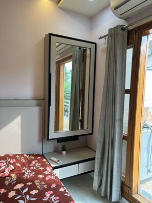 House, 3 Bedrooms, Smoking - Charming B&B Retreat in the Heart of Cha (Chandigarh)