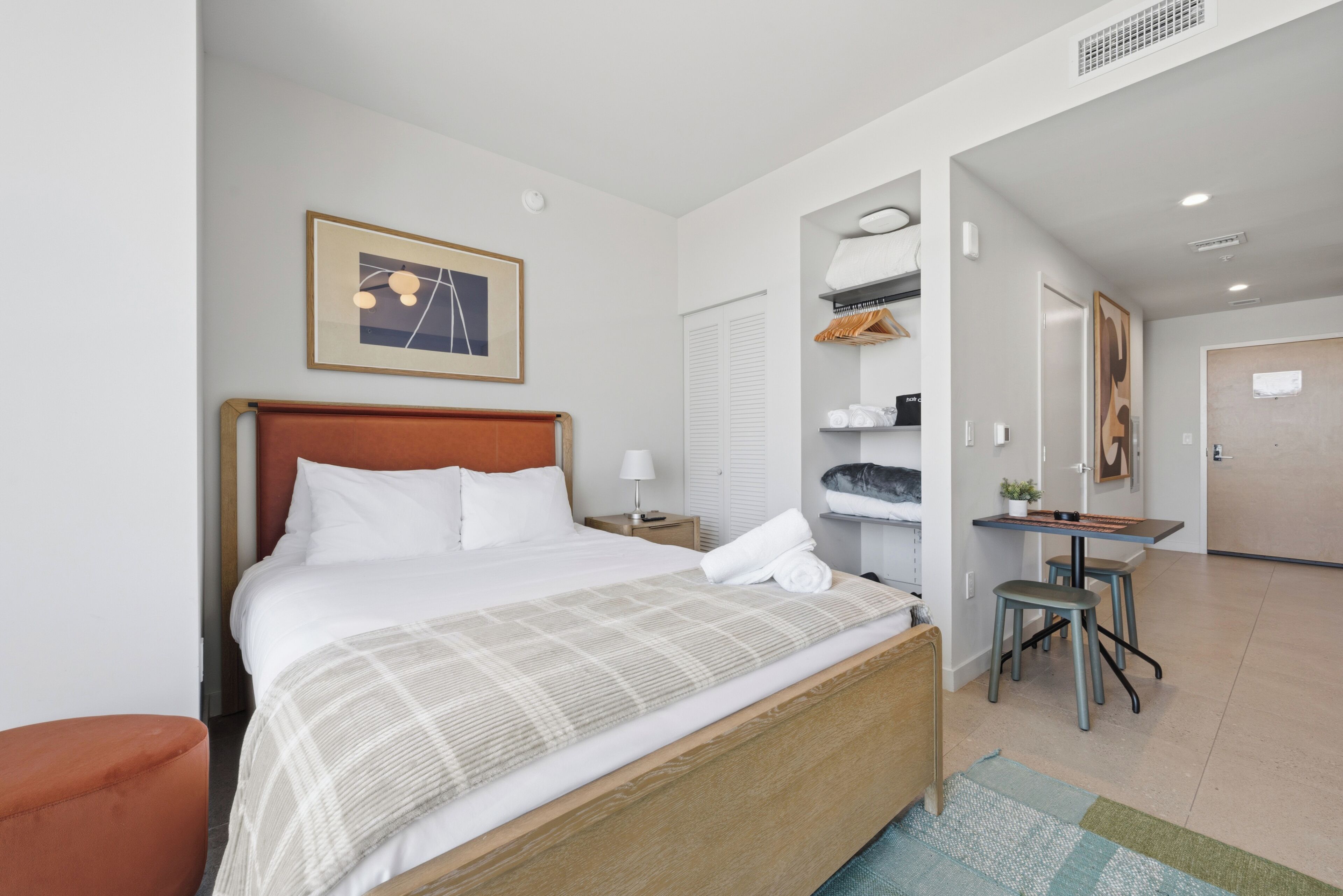 Studio Deluks, balkon, pemandangan kota | Tirai kedap cahaya, kedap suara, setrika/meja setrika, dan Wi-Fi gratis