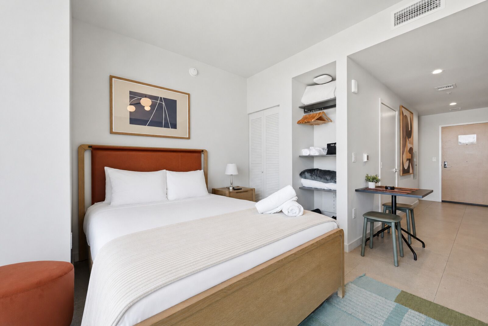 Deluxe Studio, Balcony, City View | Blackout drapes, soundproofing, iron/ironing board, WiFi (free)