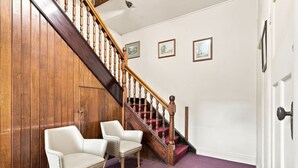 Unclassified image, 3 of 28, button - Edinburgh Queen & Single Rm + Ensuite (Hobart)