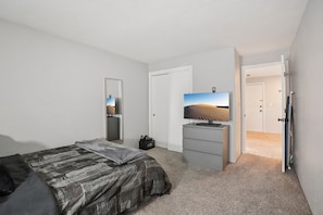 1 habitación, tabla de planchar con plancha, wifi y ropa de cama