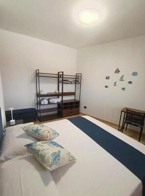 2 chambres, fer et planche à repasser, Wi-Fi, literie fournie
