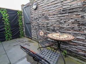 Outdoor dining - Seaside Home (Wallasey)