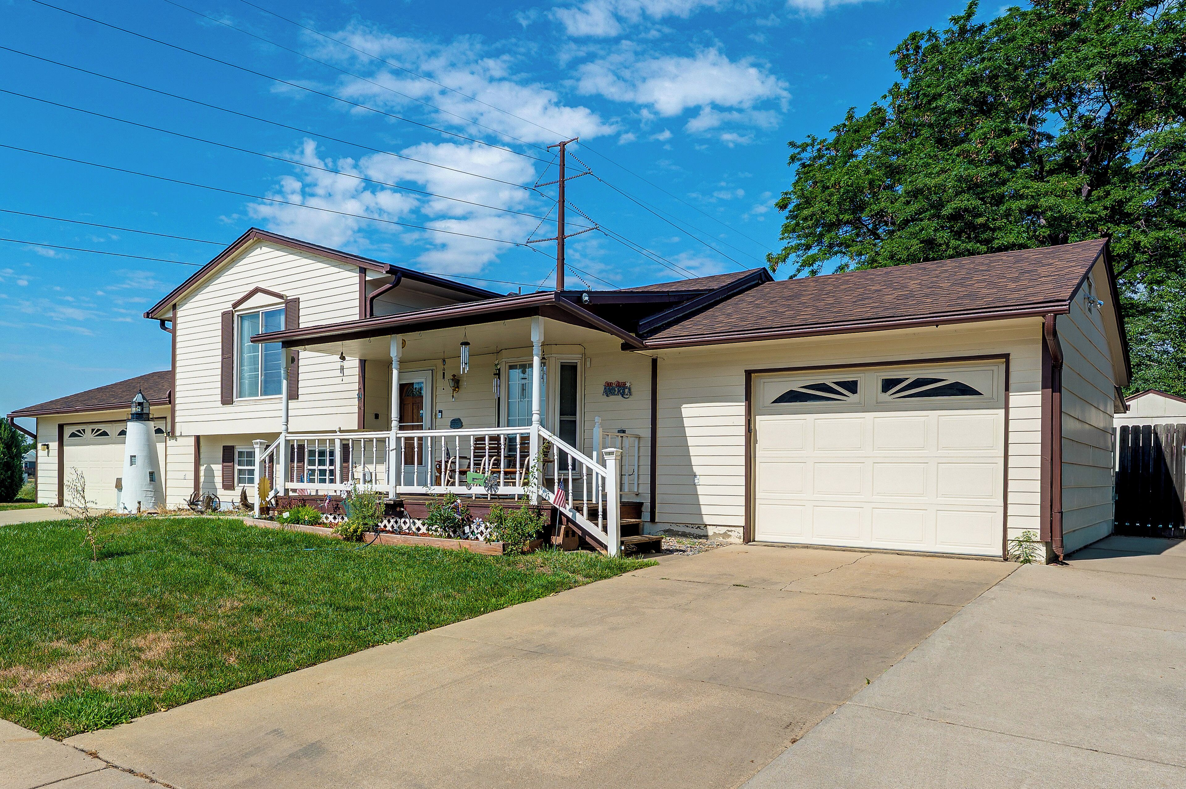 House (3 Bedrooms) | Front of property