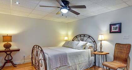 Shared Fire Pit! Quiet Lake Norman Guest Suite