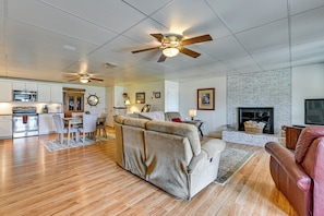 Interior - Shared Fire Pit! Quiet Lake Norman Guest Suite (Mooresville)