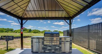 2 Mi to Dtwn Crowley! 3-unit Rental