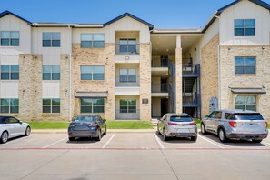 Interior - 2 Mi to Dtwn Crowley! 3-unit Rental (Crowley)