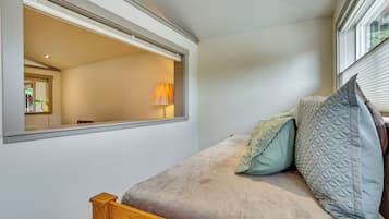 Apartment (0 Bedroom) | Interior