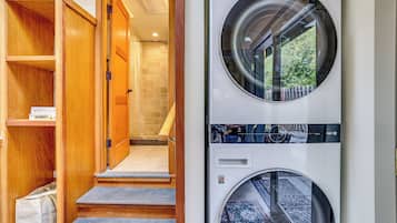 Apartment (0 Bedroom) | Interior