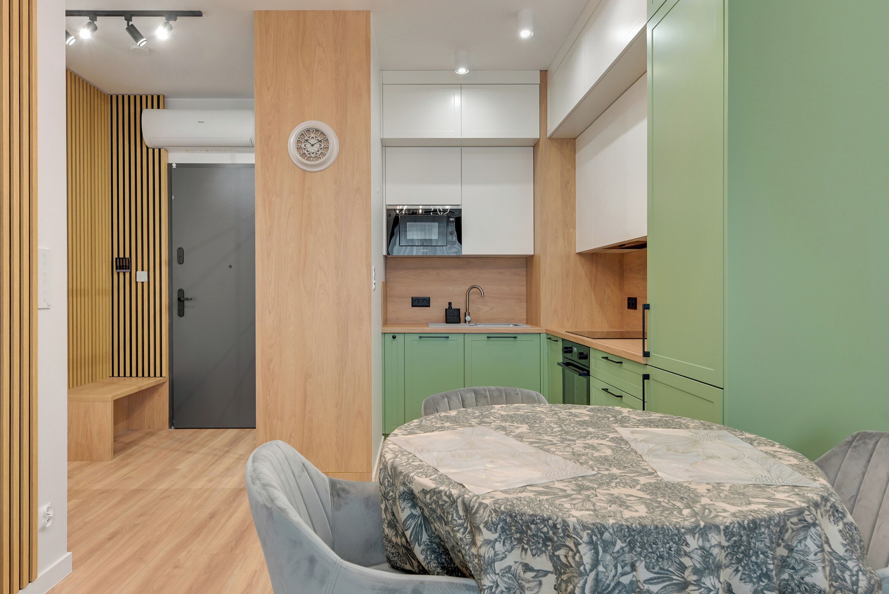Apartment, Balcony, City View | Private kitchenette | Coffee/tea maker, fridge, stovetop, electric kettle