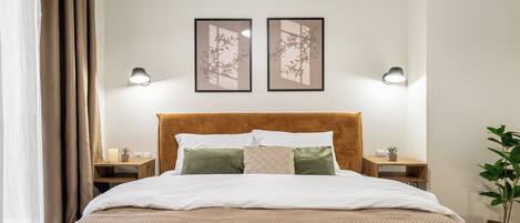 Apartment, City View | Blackout drapes, iron/ironing board, WiFi (free)
