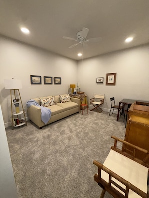 Living area - Refined Coastal Condo with Pool near Beach (Rehoboth Beach)
