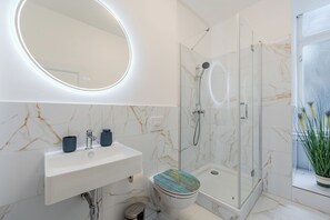 Bathroom - Vrbo Property (Berlin)