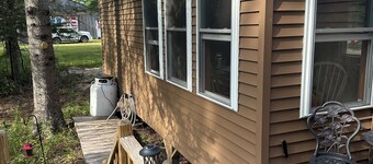 Serene 2-bedroom cottage in charming Eastport perfect for relaxing