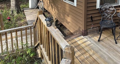Serene 2-bedroom cottage in charming Eastport perfect for relaxing