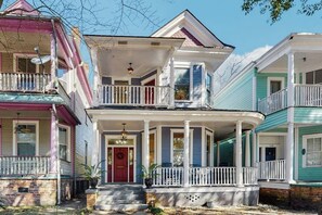 Exterior - Charming Victorian home with modern comforts & steps from parks (Savannah)