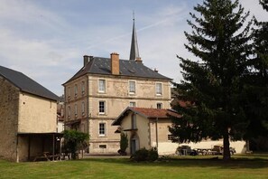 Exterior - La Distillerie 1881 (AILLEVILLERS-ET-LYAUMONT)