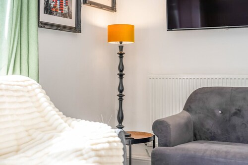 3 Bedroom Bungalow, Van & Car Parking, WIFI, Sleeps 6