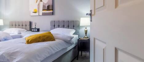 WiFi, bed sheets