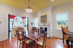 Dining - Designer home in Historic District with upscale kitchen (Savannah)