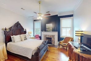 WiFi (free) - Designer home in Historic District with upscale kitchen (Savannah)