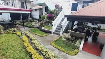 Apartment, 2 Bedrooms, Smoking, Balcony | Garden