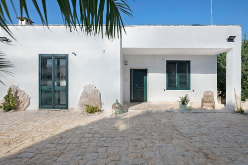 Villa 'Armonie d'Itria' with private pool, Wi-Fi and air conditioning