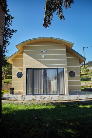 Bungalow clásico, vistas al jardín | Exterior