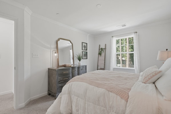 3 bedrooms, laptop workspace, iron/ironing board, free WiFi - Kent Island Getaway with Fire Pit Near Annapolis (Stevensville)