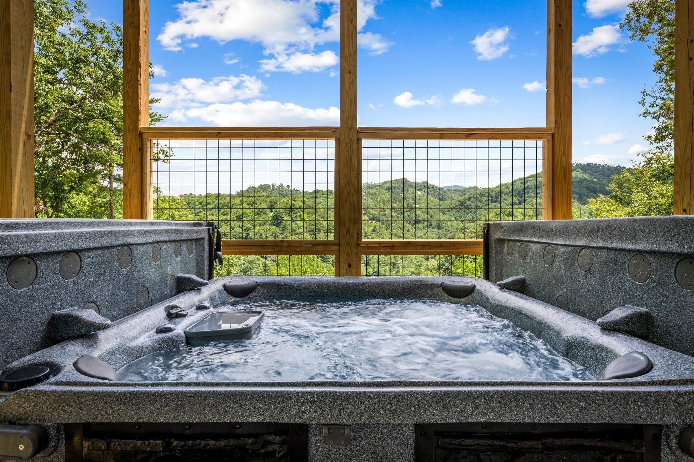 Cabin, 3 Bedrooms | Indoor spa tub