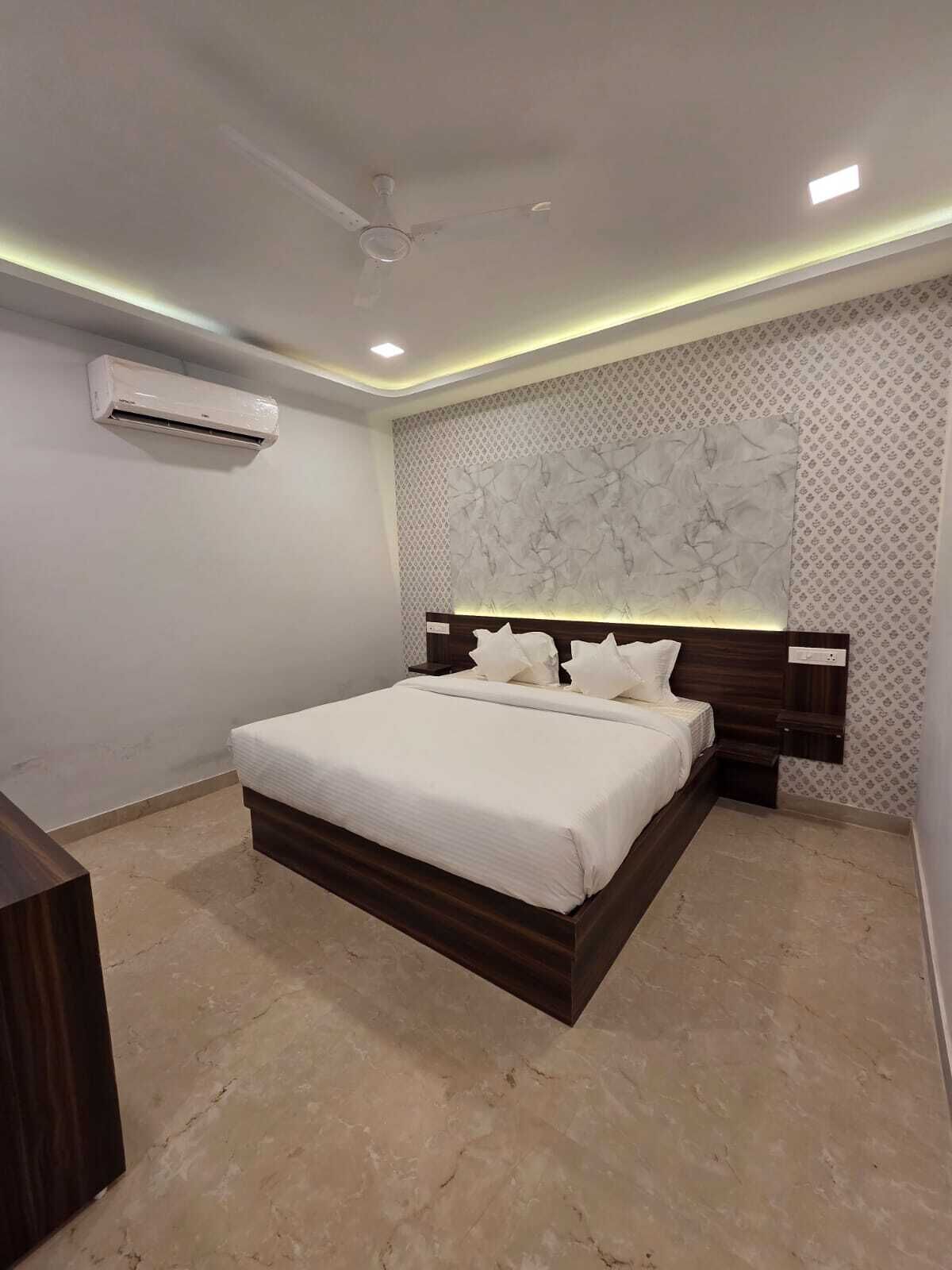 Quarto casal conforto | Escrivaninha, Wi-Fi de cortesia