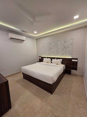Comfort Double Room | Desk, WiFi (free) - Soul Spring Pushkar (Honkra)