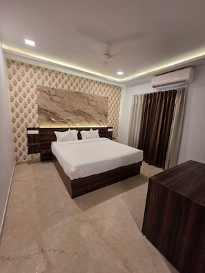 Comfort Double Room | Desk, WiFi (free) - Soul Spring Pushkar (Honkra)