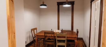 Walk to Charming Roxbury, Timeless Catskills Getaway 4BR 2B