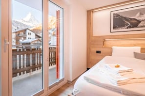 Apartment, Balcony, Mountain View | Soundproofing, free WiFi - Studio Enzian by InspiringPlaces Zermatt (Zermatt)