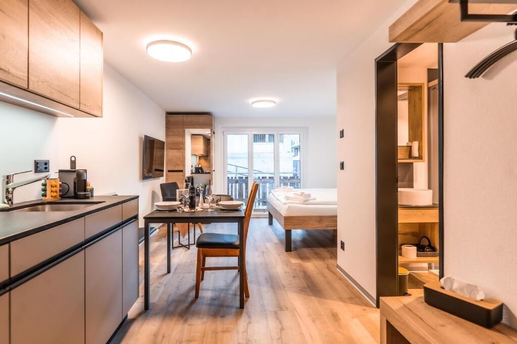 Appartement, balcon, vue montagne