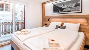 Appartement, balcon, vue montagne