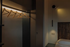 3 室のベッドルーム、アイロン / アイロン台、WiFi、ベッドシーツ