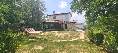 VILLA SERRA - Sibillini Retreat with sauna and hot tub