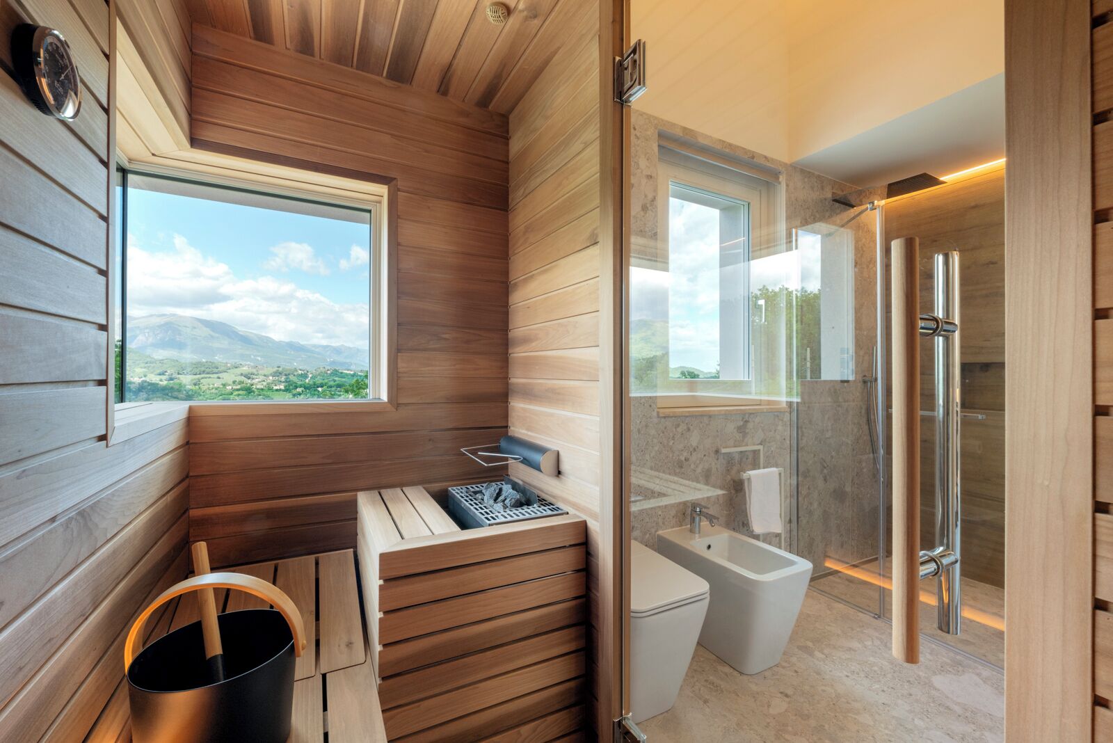 Shower, hair dryer, bidet, towels
