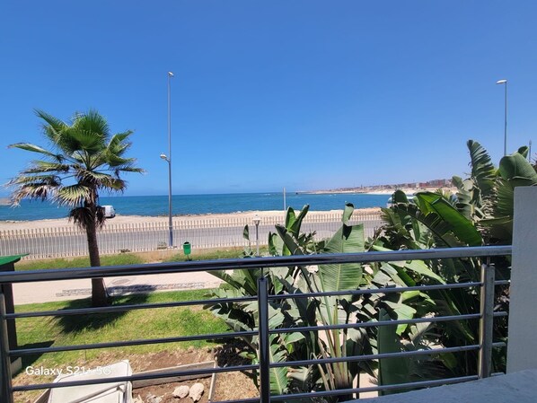 Property grounds - Residence with a pool and ocean view in Sidi Bouzid (Moulay Abellah Amghar)