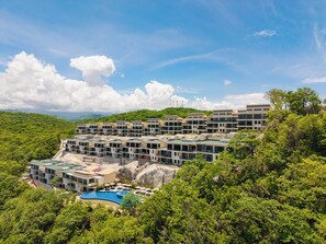 Exterior - Main Level 3BR | Oceanview & Private Pool (Huatulco)