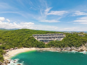 Beach nearby - Main Level 3BR | Oceanview & Private Pool (Huatulco)