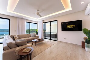 Smart TV, stereo - Main Level 3BR | Oceanview & Private Pool (Huatulco)