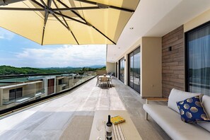 Outdoor dining - Main Level 3BR | Oceanview & Private Pool (Huatulco)