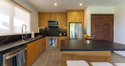2nd Level 2BR | Oceanview & Beach Access