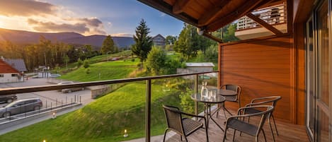 Appartement, balcon, vue montagne | Vue depuis le balcon