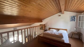 2 chambres, fer et planche à repasser